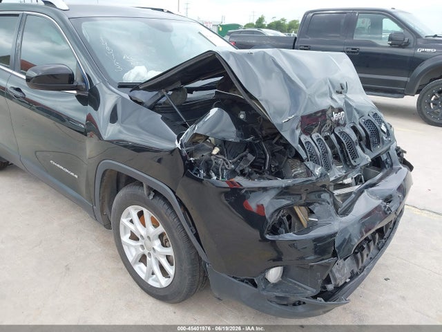 1C4PJLLB8JD590145 Jeep Cherokee Latitude Plus Fwd