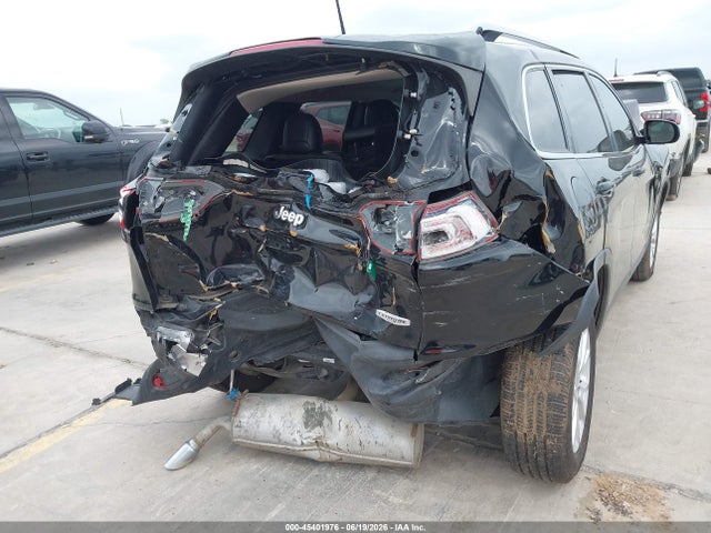 1C4PJLLB8JD590145 Jeep Cherokee Latitude Plus Fwd