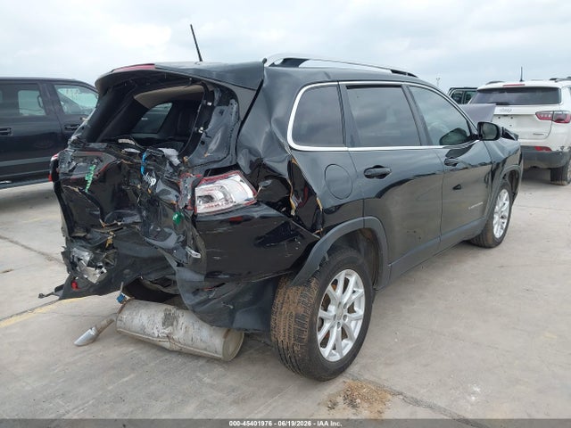 1C4PJLLB8JD590145 Jeep Cherokee Latitude Plus Fwd