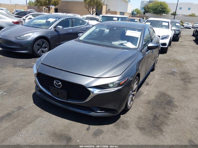 Mazda Mazda3 Premium Package 2020 JM1BPAEM9L1166750 Image 2