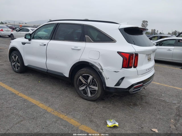 KIA SORENTO S 2022 5XYRL4LC3NG132229 Image 3