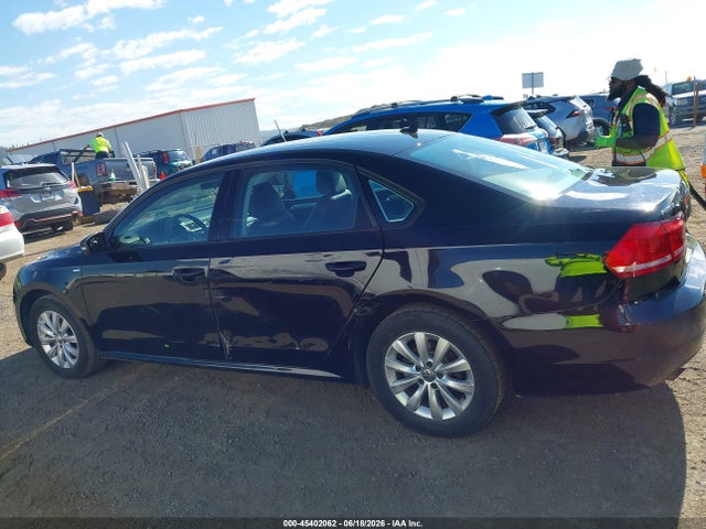 1VWAT7A36FC080714 Volkswagen Passat 1.8t Wolfsburg Edition