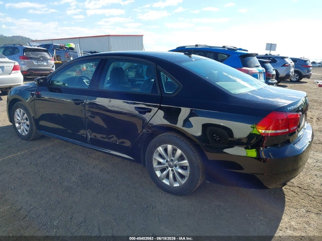 1VWAT7A36FC080714 Volkswagen Passat 1.8t Wolfsburg Edition