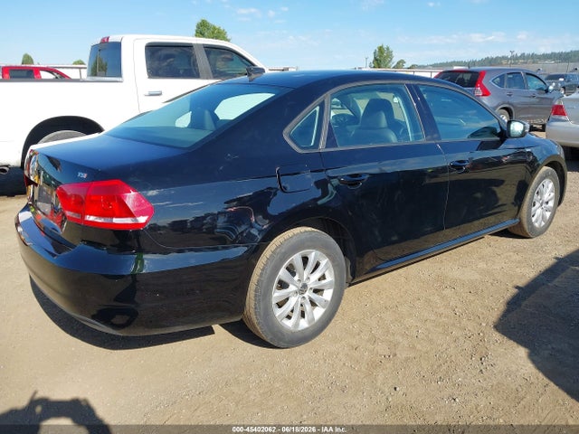 1VWAT7A36FC080714 Volkswagen Passat 1.8t Wolfsburg Edition