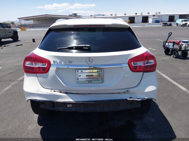 WDCTG4EB1JJ443838 Mercedes-Benz GLA 250