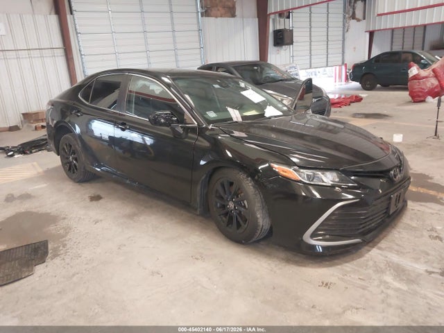 2024 Toyota Camry Le მანქანა იყიდება აუქციონზე, vin: 4T1C11AK6RU874886, აუქციონის ნომერი: 45402140