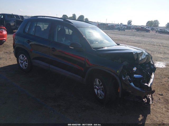 2016 Volkswagen Tiguan S მანქანა იყიდება აუქციონზე, vin: WVGAV7AX6GW531099, აუქციონის ნომერი: 45402168
