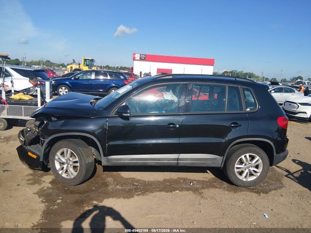 2016 Volkswagen Tiguan S მანქანა იყიდება აუქციონზე, vin: WVGAV7AX6GW531099, აუქციონის ნომერი: 45402168