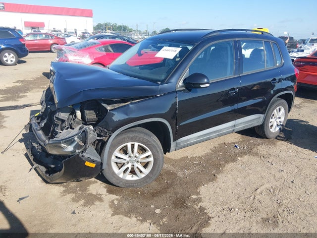 2016 Volkswagen Tiguan S მანქანა იყიდება აუქციონზე, vin: WVGAV7AX6GW531099, აუქციონის ნომერი: 45402168