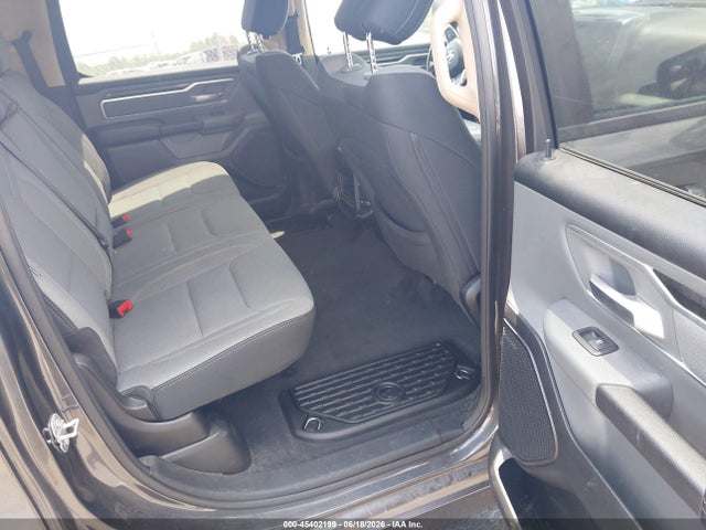 2020 Ram 1500 Big Horn  4x4 5'7 Box მანქანა იყიდება აუქციონზე, vin: 1C6SRFFT3LN264296, აუქციონის ნომერი: 45402199