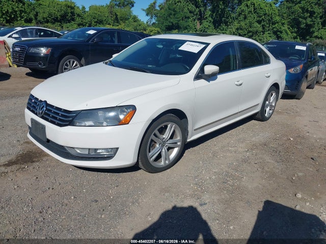 2015 Volkswagen Passat 2.0l Tdi Sel Premium მანქანა იყიდება აუქციონზე, vin: 1VWCV7A30FC026330, აუქციონის ნომერი: 45402207