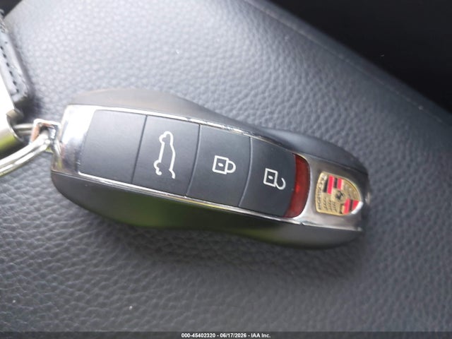 Porsche Macan T 2023 WP1AA2A56PLB01039 Image 11