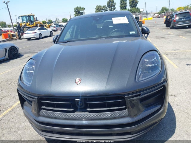Porsche Macan T 2023 WP1AA2A56PLB01039 Image 12