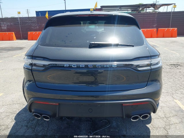 Porsche Macan T 2023 WP1AA2A56PLB01039 Image 16