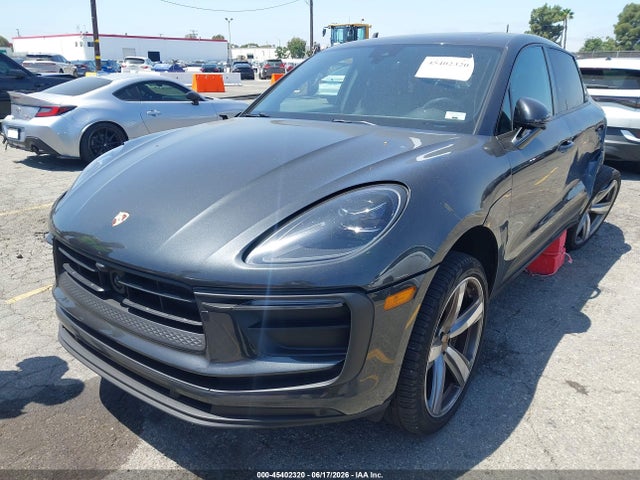 Porsche Macan T 2023 WP1AA2A56PLB01039 Image 2