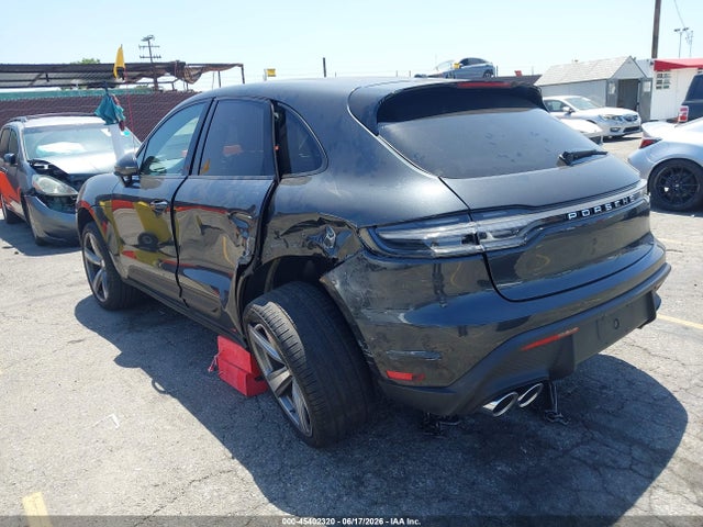 Porsche Macan T 2023 WP1AA2A56PLB01039 Image 3