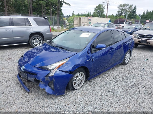Toyota Prius Two 2016 JTDKBRFU6G3520634 Image 2