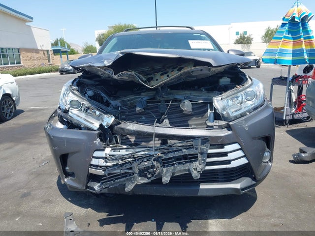 5TDZZRFH5JS289079 Toyota Highlander Le Plus