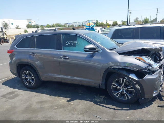5TDZZRFH5JS289079 Toyota Highlander Le Plus