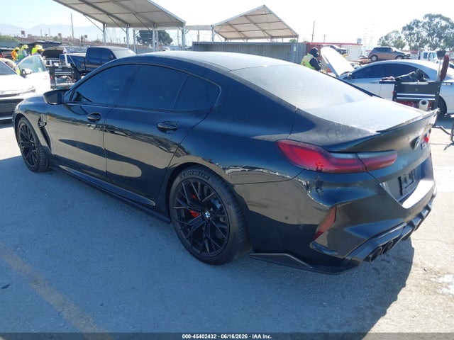 BMW M8 Coupe 2022 WBSGV0C03NCH33883 Image 3