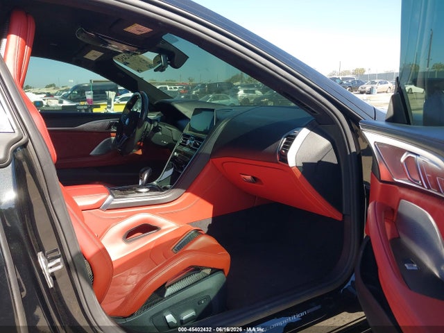 BMW M8 Coupe 2022 WBSGV0C03NCH33883 Image 5