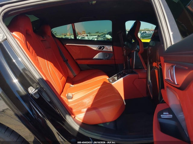 BMW M8 Coupe 2022 WBSGV0C03NCH33883 Image 8