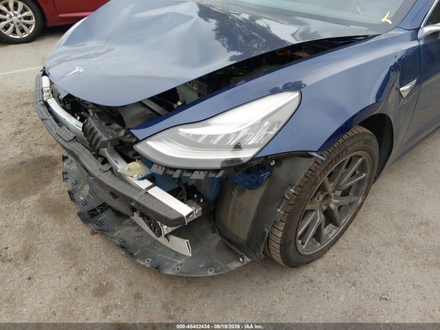 Продаж на аукціоні авто 2018 Tesla Model 3 Long Range/mid Range, vin: 5YJ3E1EA8JF009036, номер лоту: 45402434
