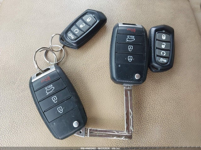 2015 Kia Sedona Lx მანქანა იყიდება აუქციონზე, vin: KNDMB5C18F6024159, აუქციონის ნომერი: 45402453