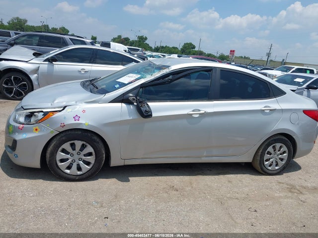 45402477 :رقم المزاد ، KMHCT4AE3FU795046 vin ، 2015 Hyundai Accent Gls مزاد بيع