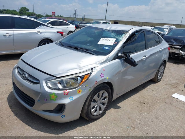45402477 :رقم المزاد ، KMHCT4AE3FU795046 vin ، 2015 Hyundai Accent Gls مزاد بيع