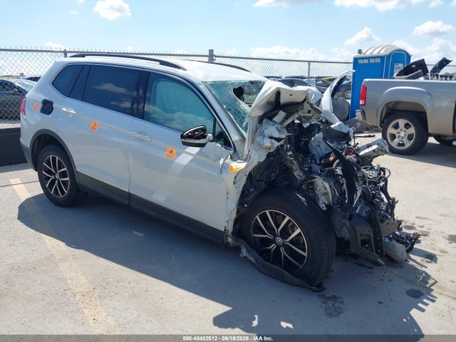 2021 Volkswagen Tiguan მანქანა იყიდება აუქციონზე, vin: 3VV3B7AX2MM045330, აუქციონის ნომერი: 45402512