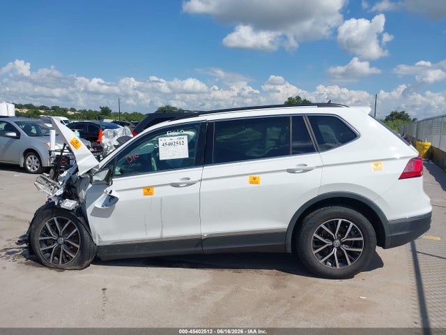 2021 Volkswagen Tiguan მანქანა იყიდება აუქციონზე, vin: 3VV3B7AX2MM045330, აუქციონის ნომერი: 45402512