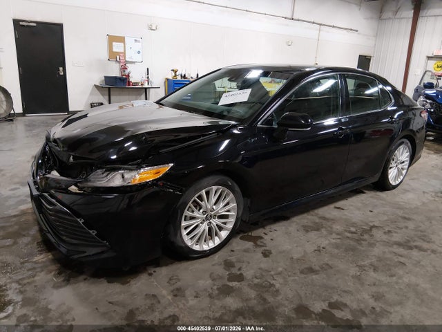 45402539 :رقم المزاد ، 4T1BZ1HK2JU009587 vin ، 2018 Toyota Camry Xle V6 مزاد بيع