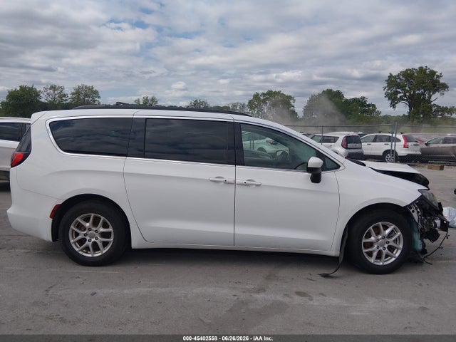 2020 Chrysler Voyager Lxi მანქანა იყიდება აუქციონზე, vin: 2C4RC1DGXLR257043, აუქციონის ნომერი: 45402558