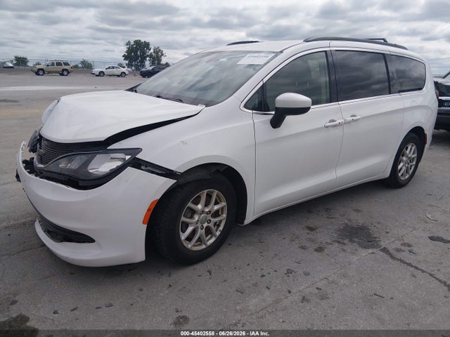 2020 Chrysler Voyager Lxi მანქანა იყიდება აუქციონზე, vin: 2C4RC1DGXLR257043, აუქციონის ნომერი: 45402558