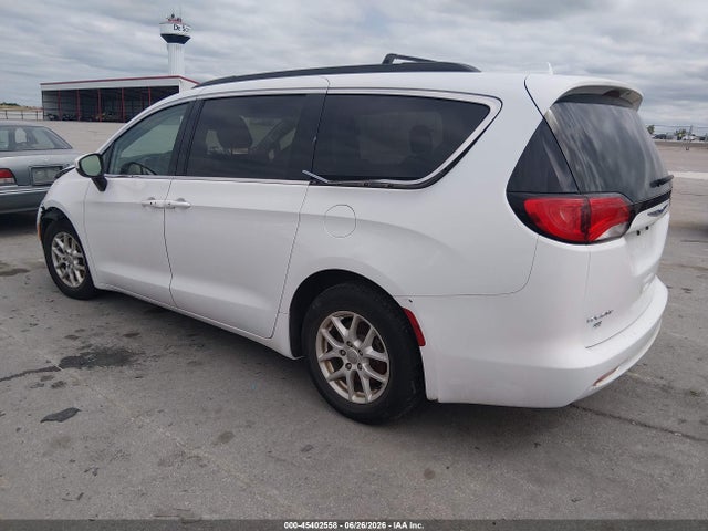 2020 Chrysler Voyager Lxi მანქანა იყიდება აუქციონზე, vin: 2C4RC1DGXLR257043, აუქციონის ნომერი: 45402558