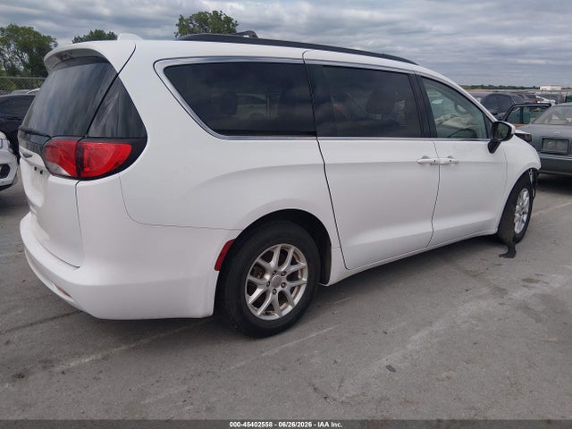 2020 Chrysler Voyager Lxi მანქანა იყიდება აუქციონზე, vin: 2C4RC1DGXLR257043, აუქციონის ნომერი: 45402558