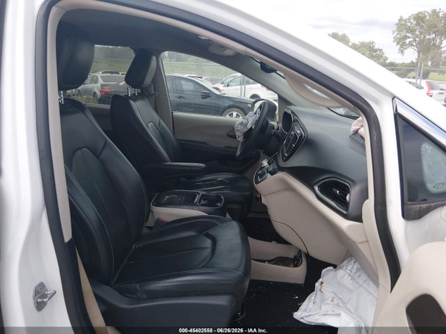 2020 Chrysler Voyager Lxi მანქანა იყიდება აუქციონზე, vin: 2C4RC1DGXLR257043, აუქციონის ნომერი: 45402558