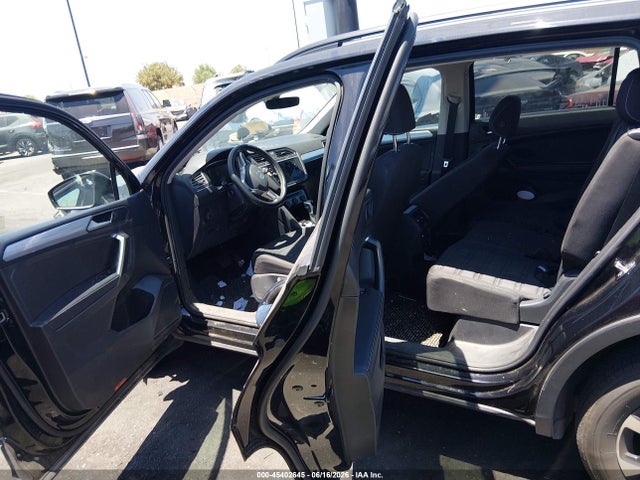 3VVRB7AX7RM197122 Volkswagen Tiguan 2.0t S