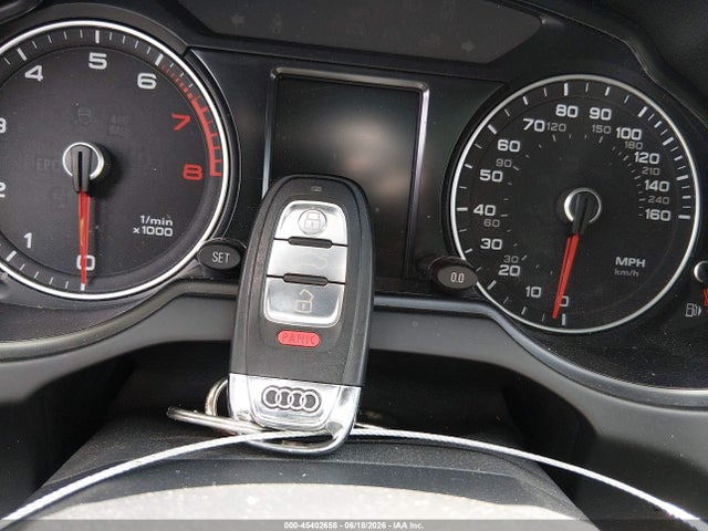 Audi Q5 2.0t Premium 2017 WA1M2AFP4HA045089 Image 11