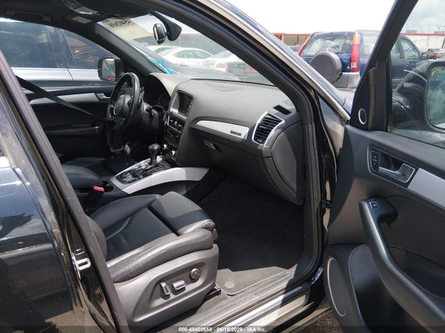 Audi Q5 2.0t Premium 2017 WA1M2AFP4HA045089 Image 5