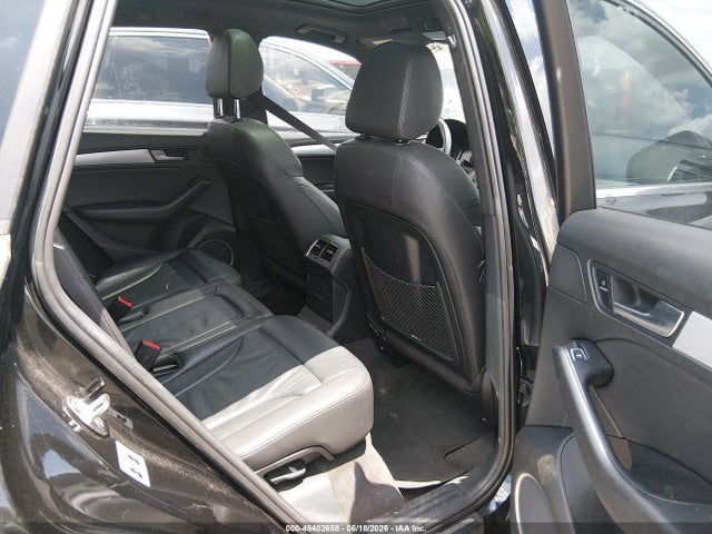 Audi Q5 2.0t Premium 2017 WA1M2AFP4HA045089 Image 8