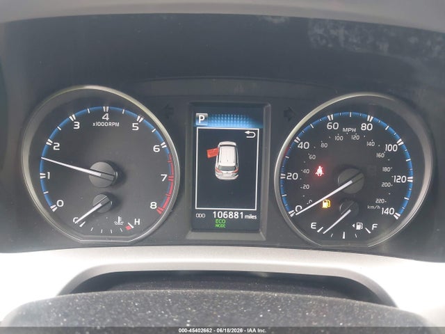 JTMZFREV0JJ154556 Toyota RAV4 LE