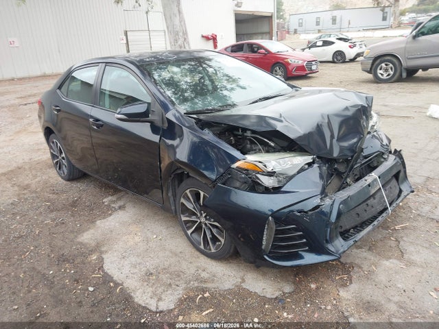Toyota COROLLA SE 2018 5YFBURHE8JP757334 Image 1
