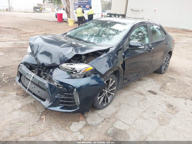 Toyota COROLLA SE 2018 5YFBURHE8JP757334 Image 2