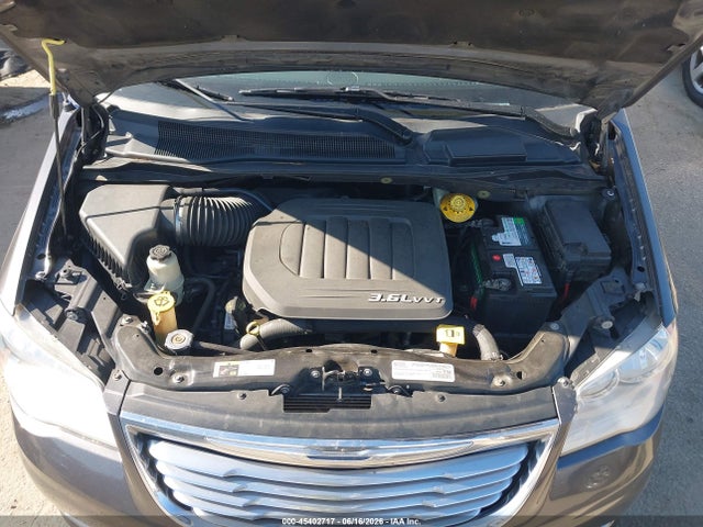 2C4RC1JG1FR726805 Chrysler Town &amp; Country Limited