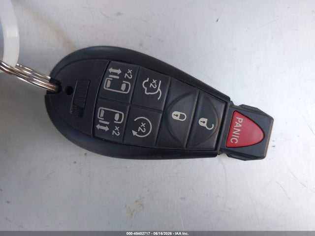 2C4RC1JG1FR726805 Chrysler Town &amp; Country Limited