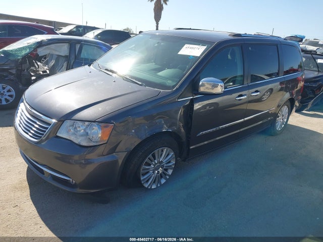 2C4RC1JG1FR726805 Chrysler Town &amp; Country Limited