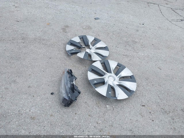 Tesla Model Y 2023 7SAYGDEE1PF616315 Image 10