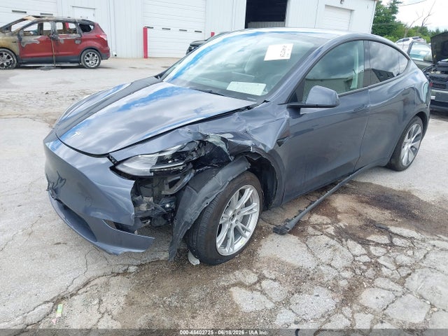 Tesla Model Y 2023 7SAYGDEE1PF616315 Image 2